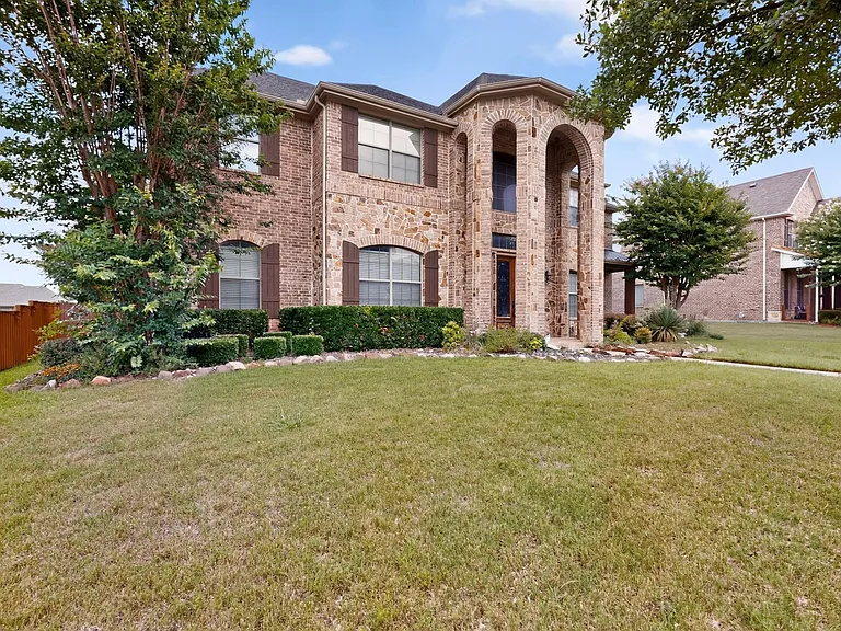 475 Fenwick Dr — Photo 6