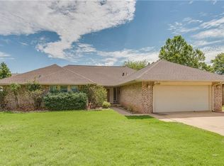 200 Wellington Ln, Moore, OK 73160