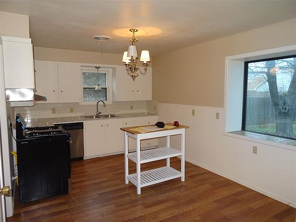 5th image of 3880 N 11th St