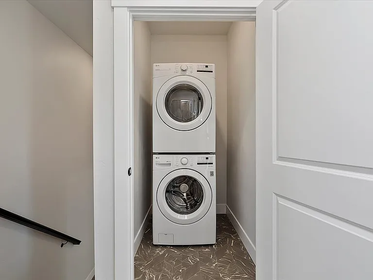 Bradbury Luxury Townhomes — Photo 41