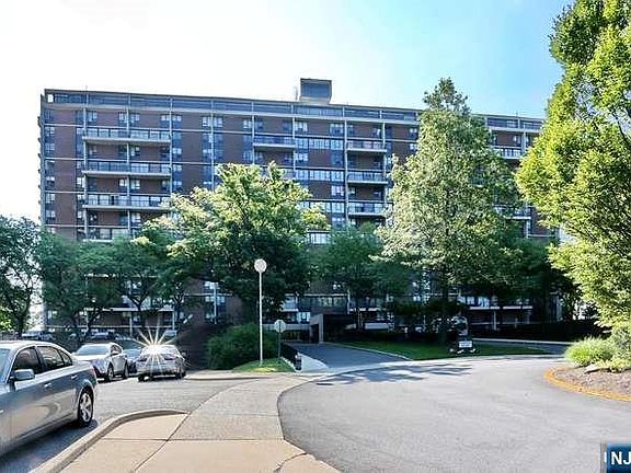 2nd image of 1 Horizon Rd APT 619