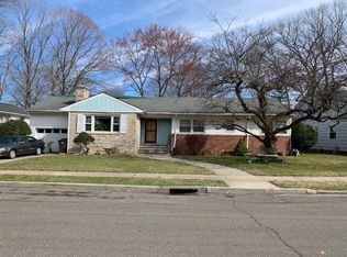 151 Curtis Dr, New Haven, CT 06515