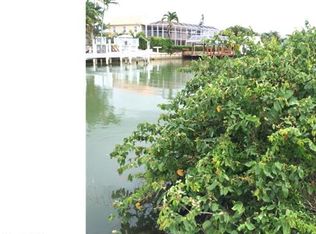 135 Trinidad St, Naples, FL 34113