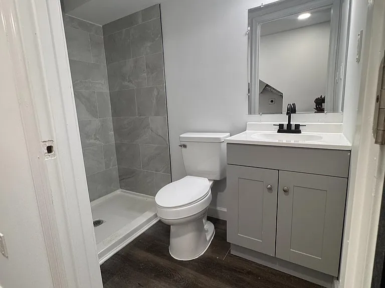 2606 W Fairmount Ave — Photo 10