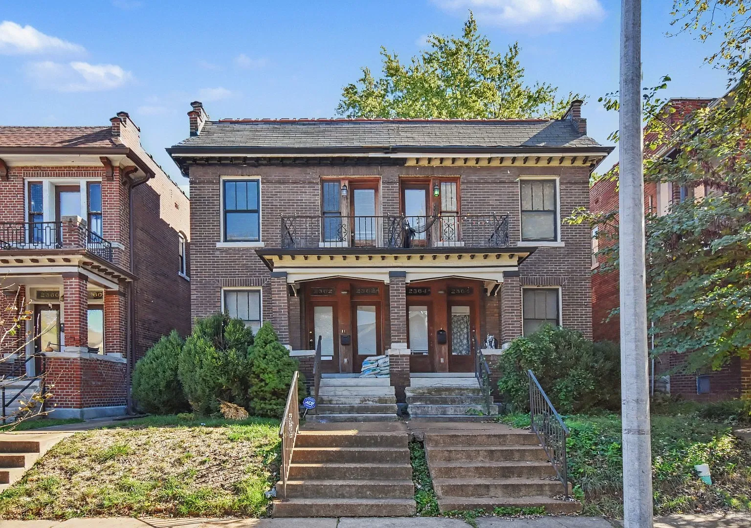 Modern 3-Bed Townhome with Balcony, Deck, and In-Unit Laundry in St. Louis 2,000 Sq Ft of Stylish... — Photo 1
