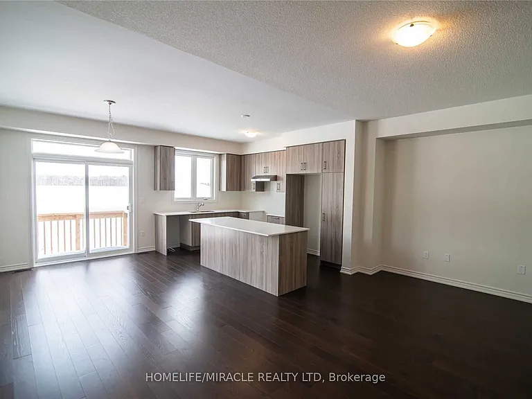 19 Greer St — Photo 2