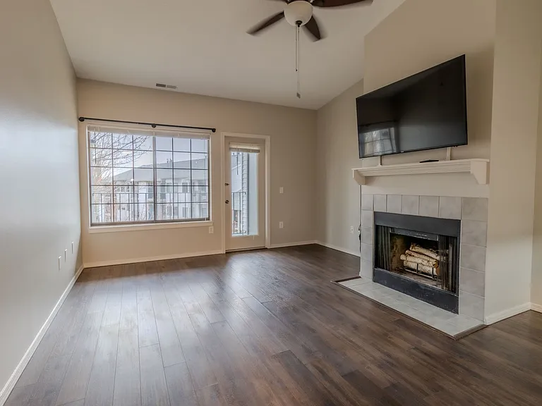 601 Riverine Dr #302 — Photo 9