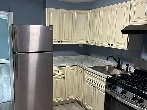 2nd image of 332 W 3rd St #1