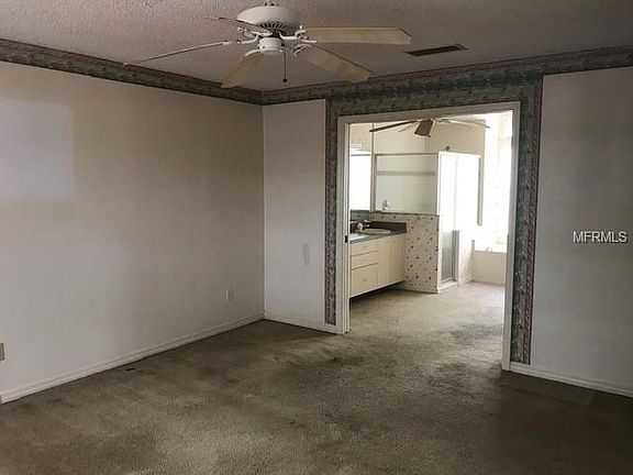 3rd image of 7 Lake Meadow Way