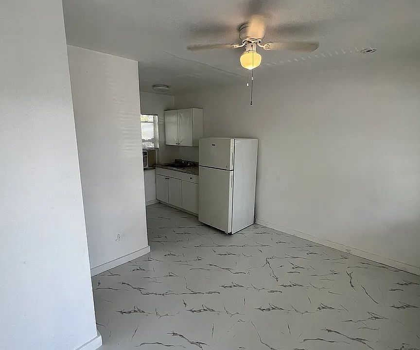 1st image of 713 17th St W #17