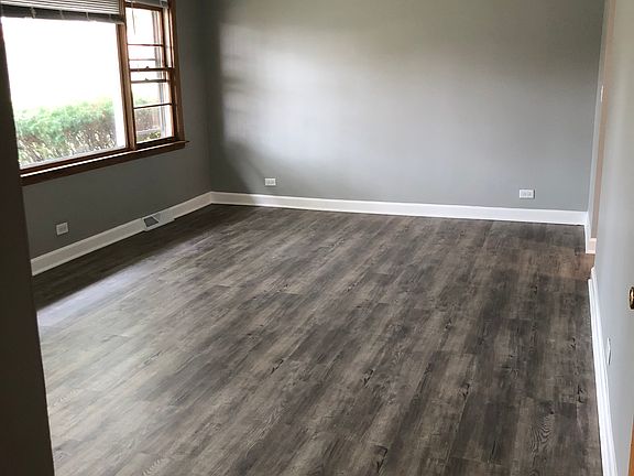 4th image of 1671 Howard Ave