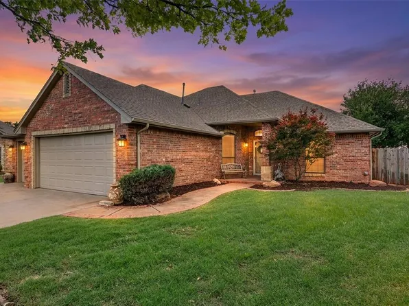2038 Tall Grass Cir, Edmond, OK 73012