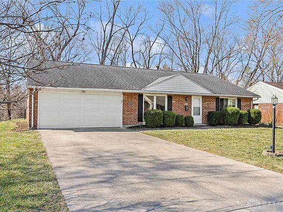 3rd image of 4393 Hillcrest Dr
