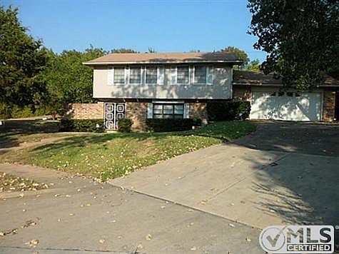 4th image of 818 Walter Hill Dr