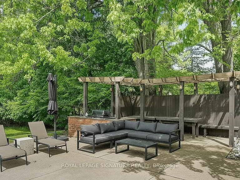 18 Old English Ln — Photo 12