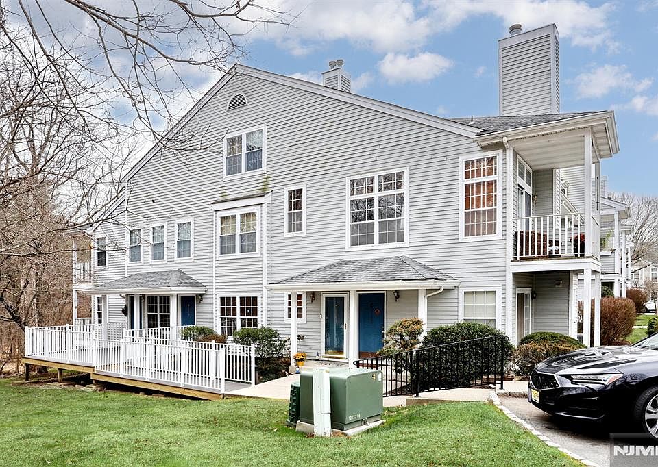 1st image of 1141 Hyde Park Ct
