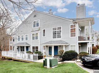 1141 Hyde Park Ct, Mahwah, NJ 07430