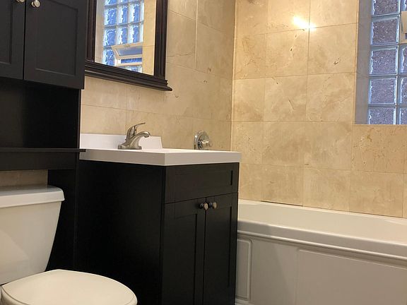 3rd image of 4922 N Claremont Ave #1