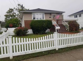 595 Yale St, Oceanside, NY 11572