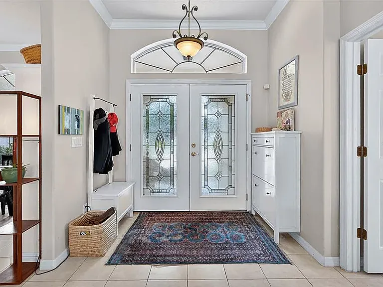 4 bed, 2823 sqft, $4,200 — Photo 3