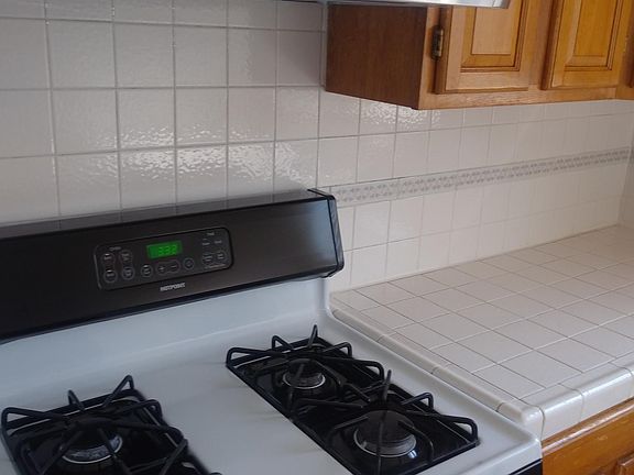 3rd image of 140 El Camino Real APT 3