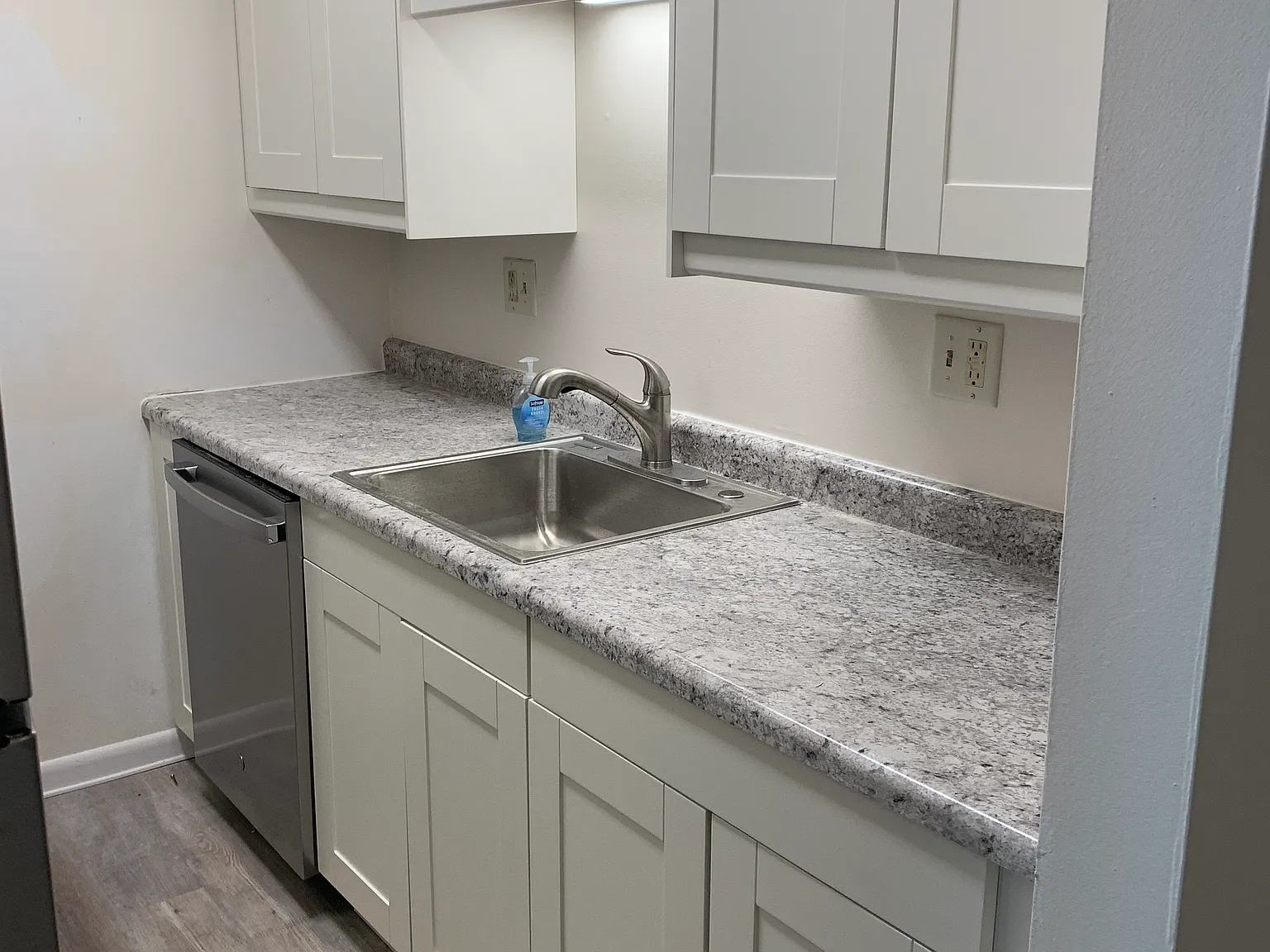 1 bed, 750 sqft, $985 — Photo 4