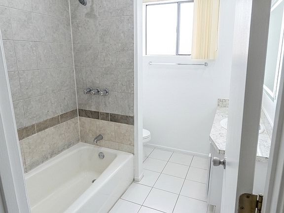 5th image of 1724 E Harvard St APT 1