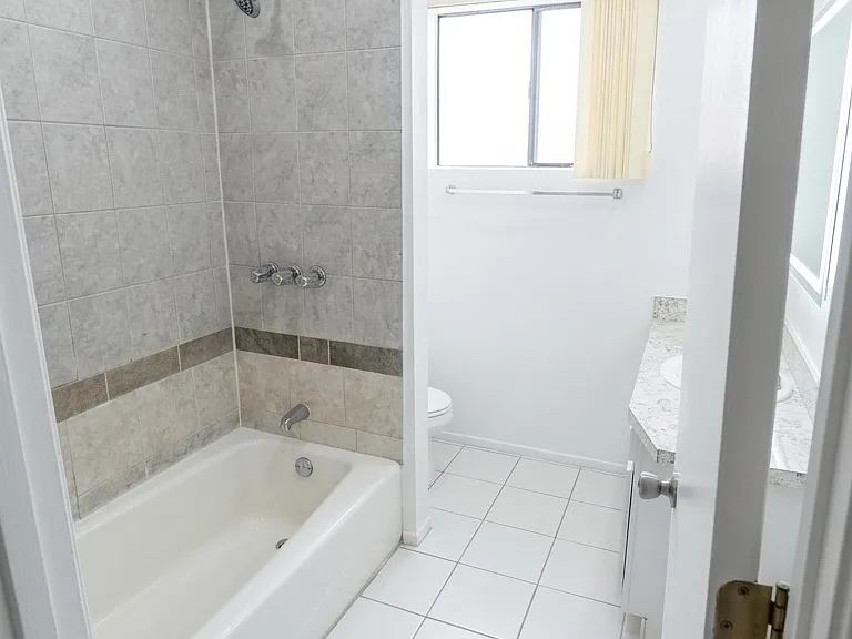 1724 E Harvard St #1 — Photo 5