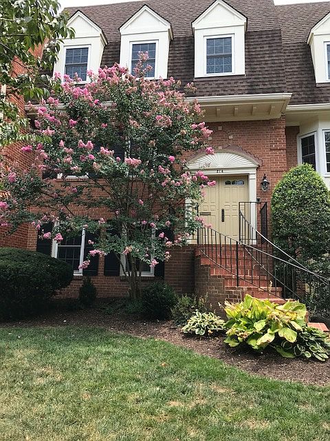 1st image of 214 Little Falls St