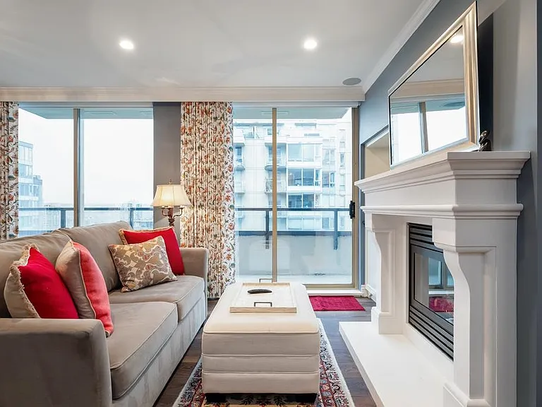 989 Richards St #2101 — Photo 3