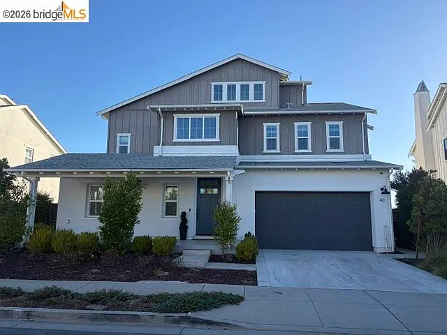 43 Edgewater Ct