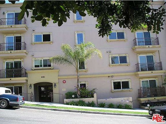 3rd image of 10390 La Grange Ave APT 403