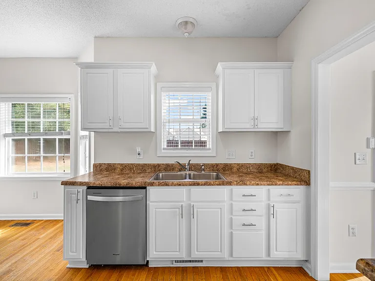 217 Derby Downs Dr — Photo 12