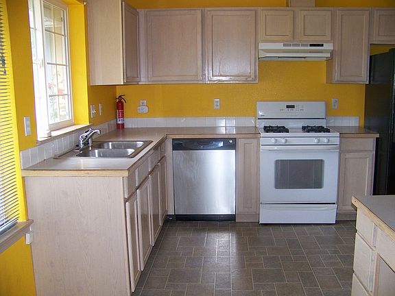 4th image of 529 Forest Park St