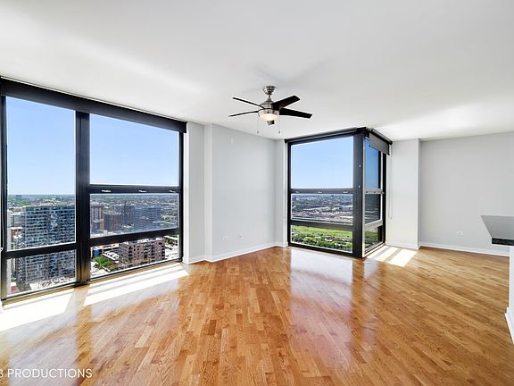 3rd image of 1160 S Michigan Ave APT 3402
