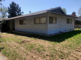 1201 N Altadena Dr, Pasadena, CA 91107