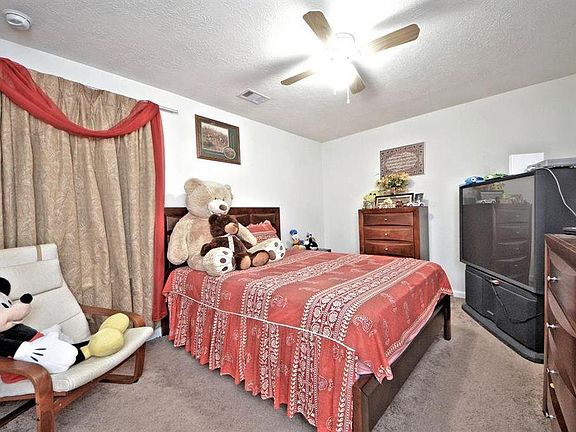 5th image of 4331 Foster Gardens Ln