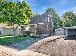48 Cornhill St, Chatham Kent, ON N7L 1M7