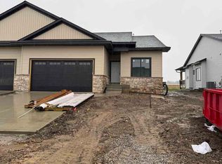 1212 Berkshire Ln, North Liberty, IA