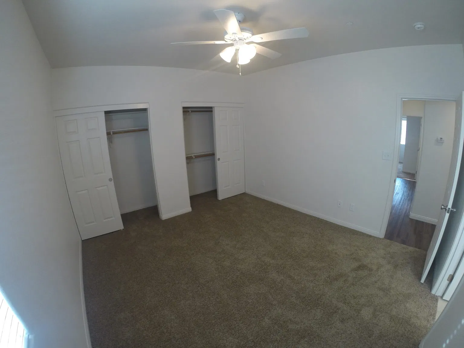 3 bed, 1145 sqft, $1,875 — Photo 3