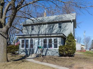 508 E 1st St, Waconia, MN 55387