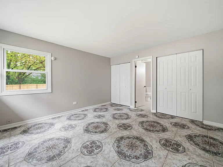 531 Wallace St — Photo 16