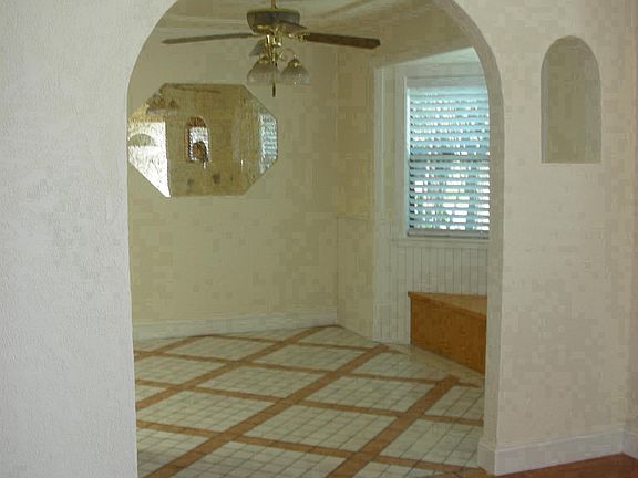 4th image of 1755 Foxworthy Ave