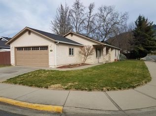 1727 Brookhurst Way, Grants Pass, OR 97527