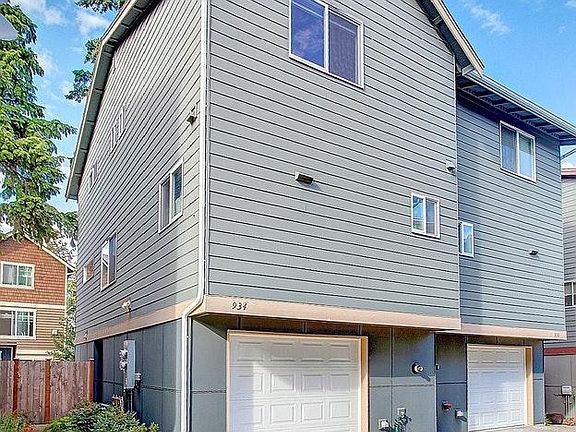 934 N 96th