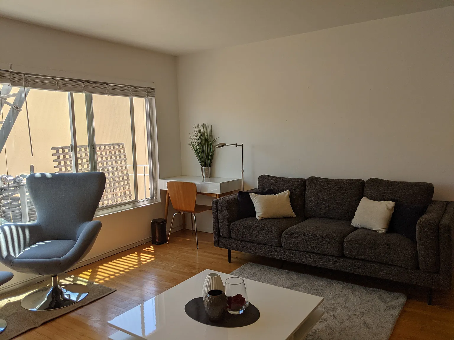1 bed, 690 sqft, $3,995 — Photo 2