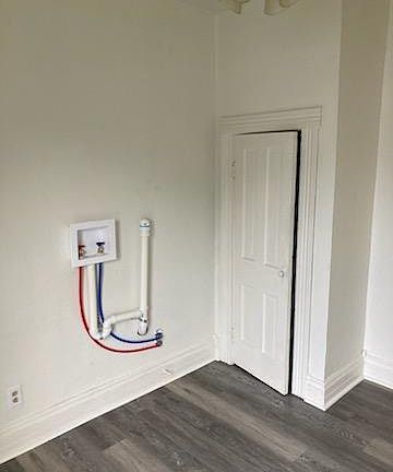 2nd image of 220 1/2 Walnut Ave #1/2