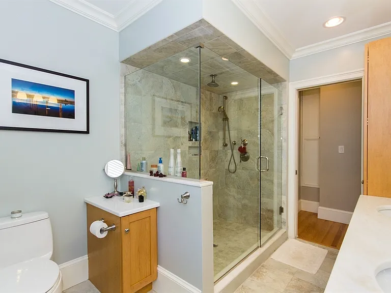 38 Mystic St #2 — Photo 11