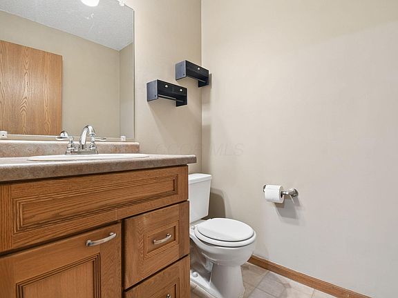 5th image of 186 Macfalls Way #17B