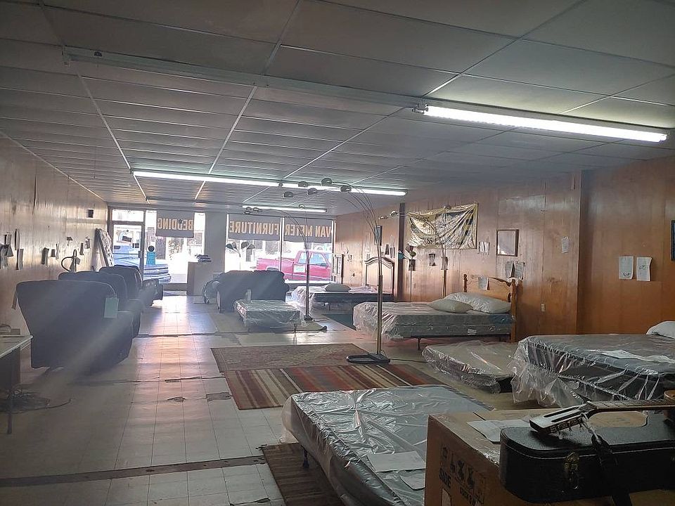 2nd image of 210 N High St
